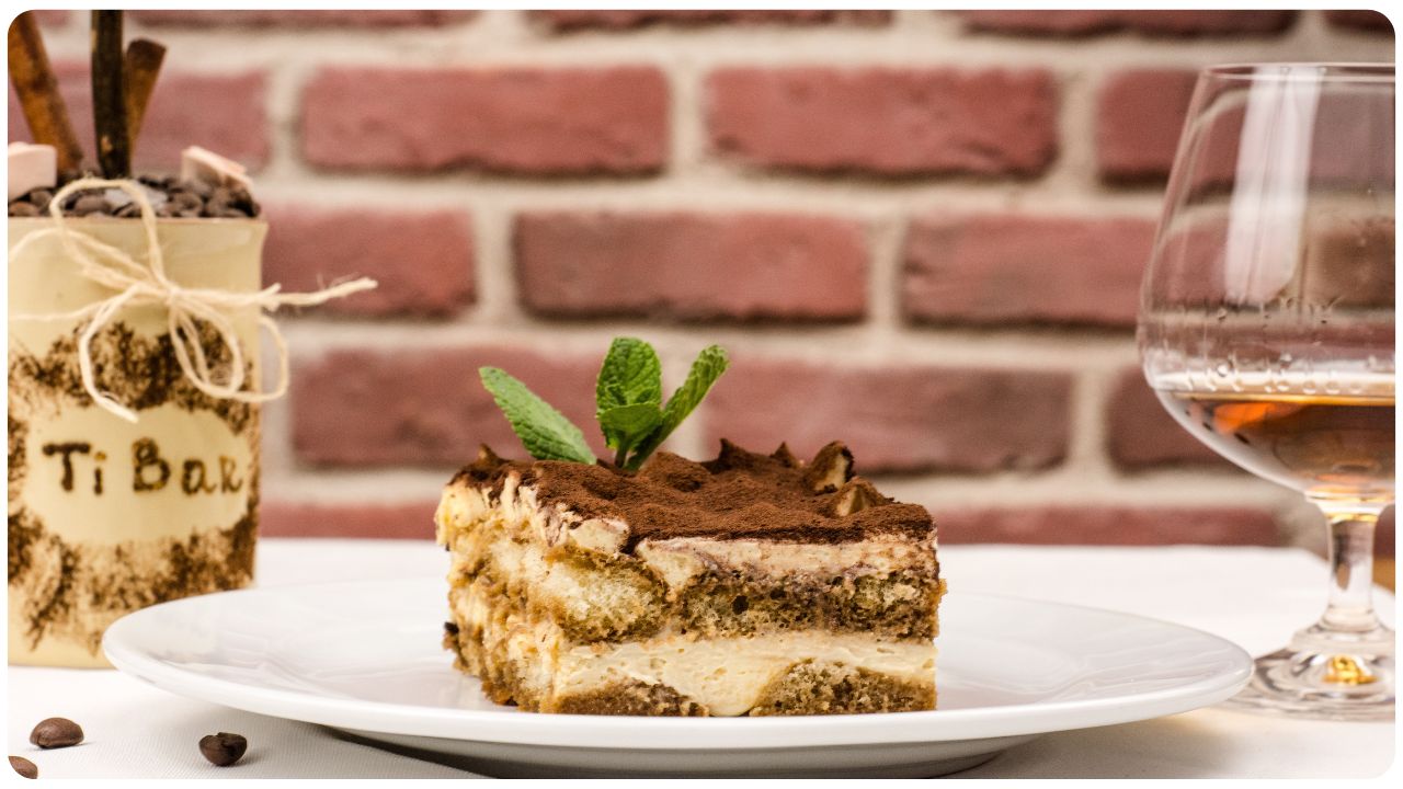 कुकर मे बिस्कुट से बनाये चॉकलेट केक|Happy Happy Biscuit Cake Recipe|Eggless Biscuit  Cake in … | Chocolate cake in cooker, Chocolate cake recipe, Eggless cake  recipe