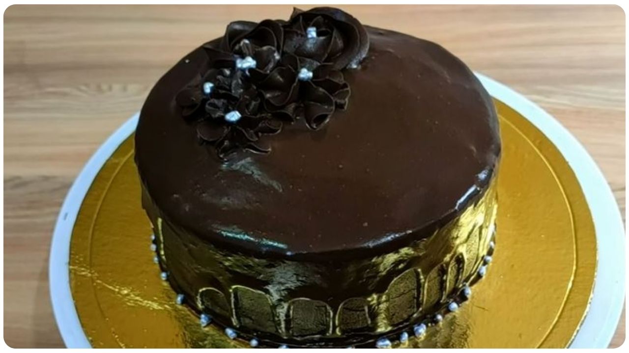 Kitchen Hacks, How To Make Chocolate Cake In Cooker Like This And Chocolate  Cake Recipe | Kitchen Hacks: इस तरह कुकर में बनाएं Chocolate Cake, जानें  बनाने का तरीका